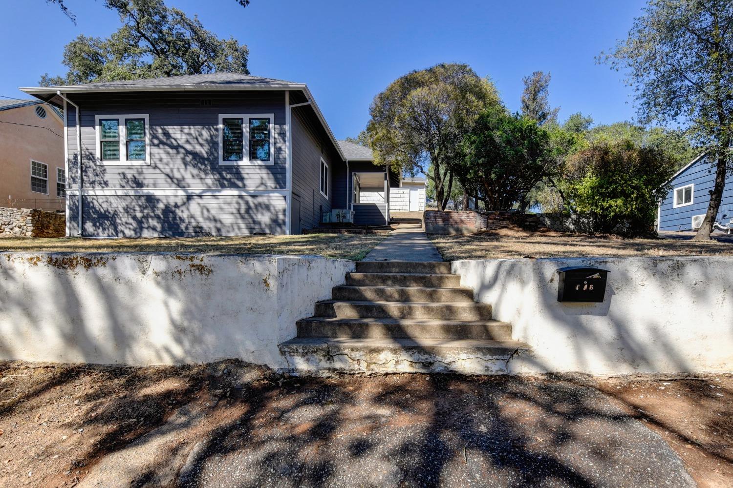 Detail Gallery Image 3 of 70 For 416 Broadway, Jackson,  CA 95642 - 3 Beds | 2 Baths