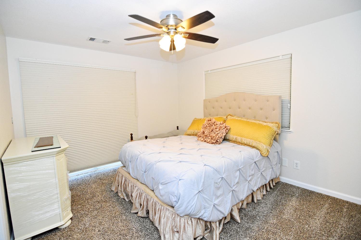 Detail Gallery Image 41 of 62 For 1945 Foxtail Ct, Turlock,  CA 95382 - 4 Beds | 3/1 Baths