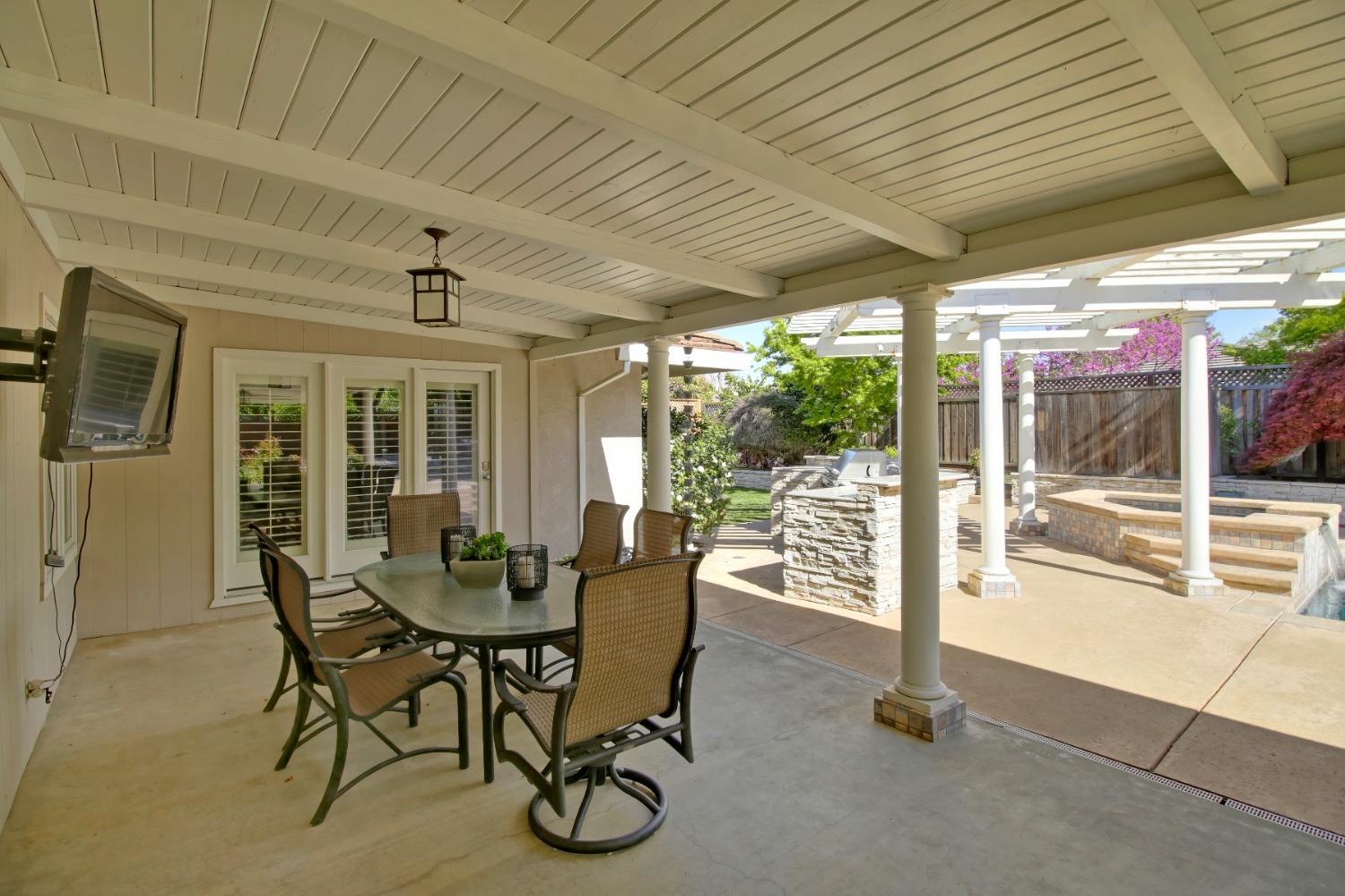 Detail Gallery Image 57 of 61 For 3950 American River Dr, Sacramento,  CA 95864 - 5 Beds | 3 Baths