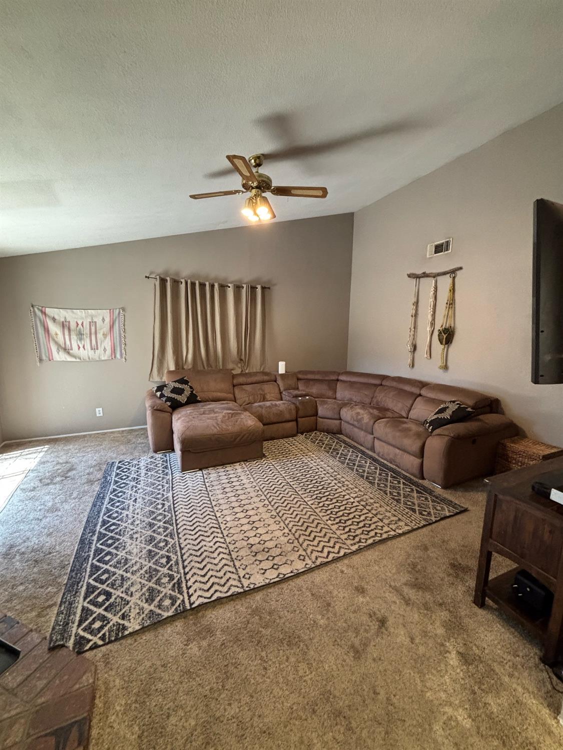 Detail Gallery Image 3 of 23 For 5505 Crossbill Ln, El Dorado,  CA 95623 - 3 Beds | 2 Baths