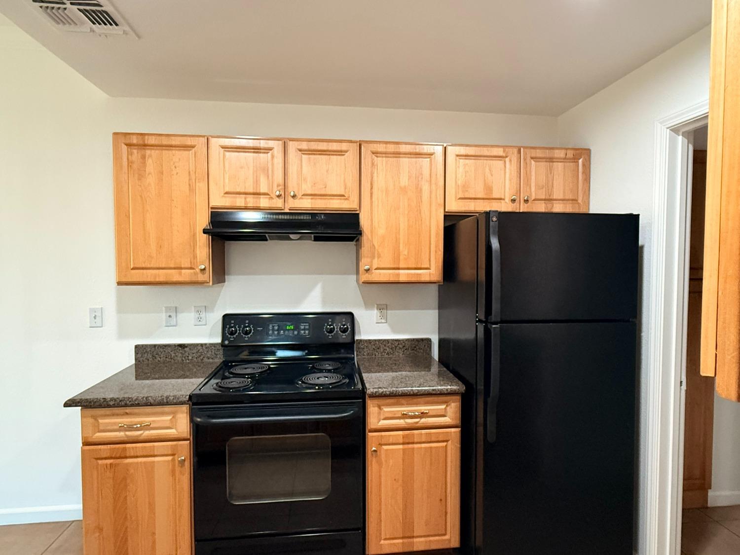 Detail Gallery Image 4 of 21 For 1360 Shady Ln #322,  Turlock,  CA 95382 - 2 Beds | 1 Baths