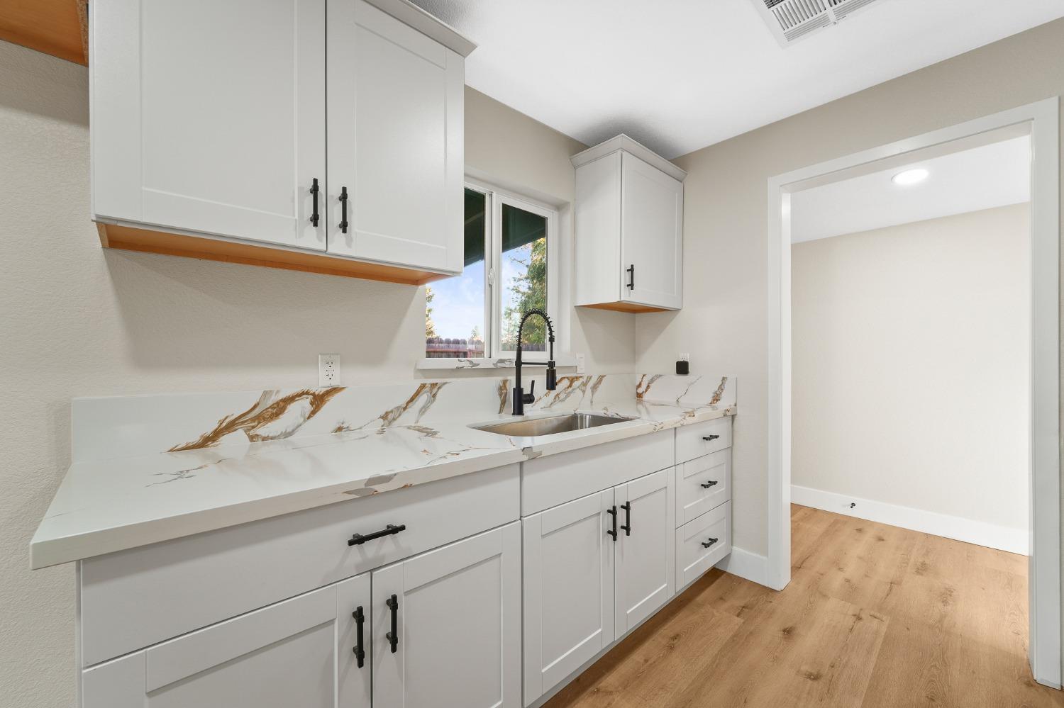 Detail Gallery Image 6 of 15 For 3724 Kentucky Ave, Riverbank,  CA 95367 - 3 Beds | 1 Baths