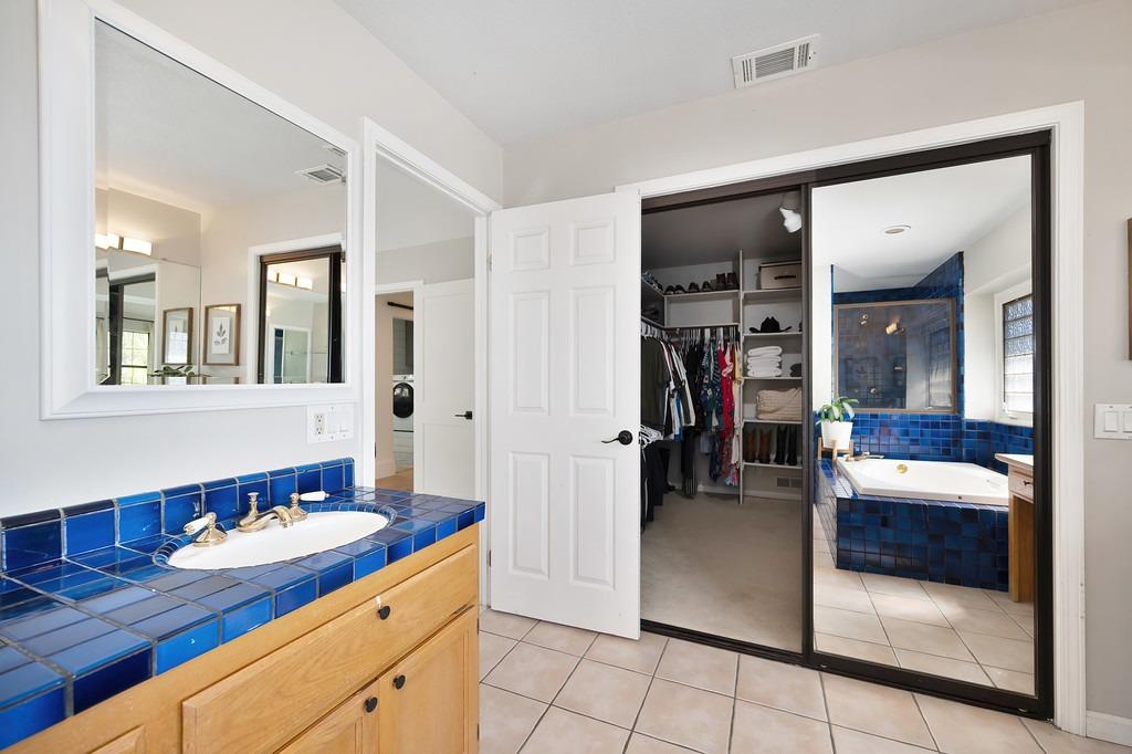 Detail Gallery Image 42 of 61 For 6616 via De Robles Dr, Rancho Murieta,  CA 95683 - 4 Beds | 3 Baths
