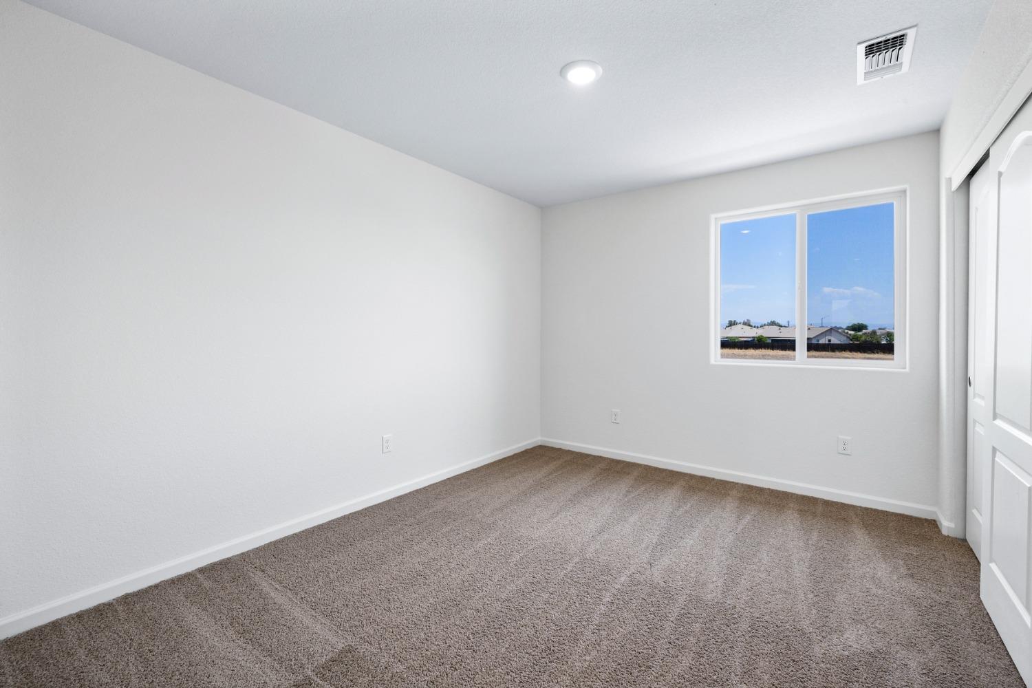 Detail Gallery Image 12 of 15 For 2150 Rita Ct, Linda,  CA 95901 - 5 Beds | 3 Baths