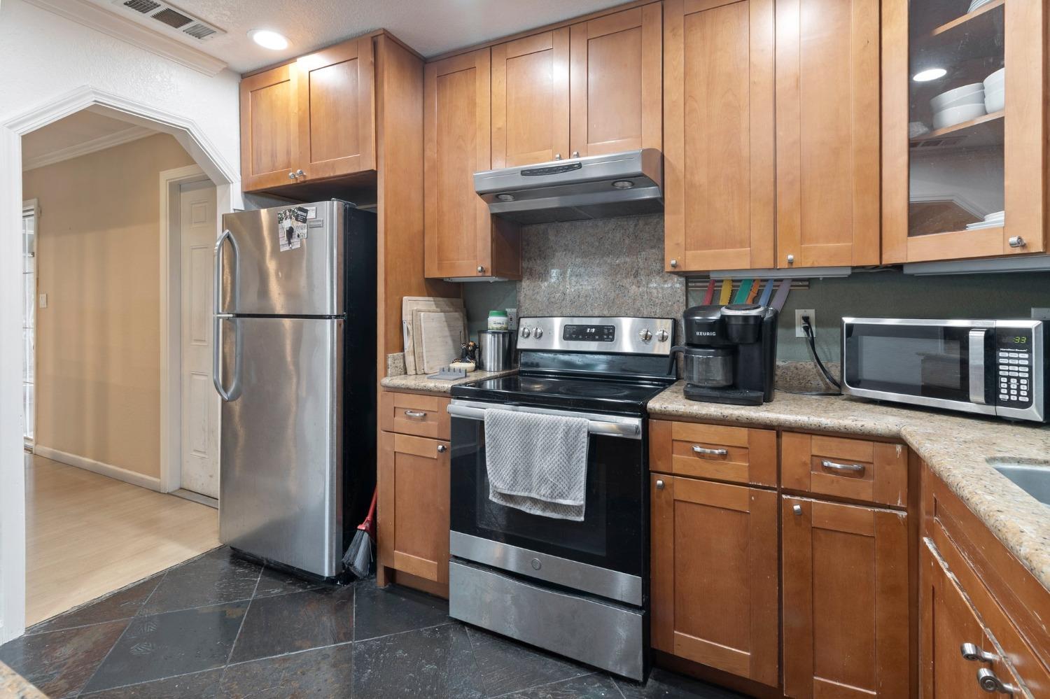 Detail Gallery Image 10 of 27 For 428 N Santa Monica St, Los Banos,  CA 93635 - 3 Beds | 2 Baths