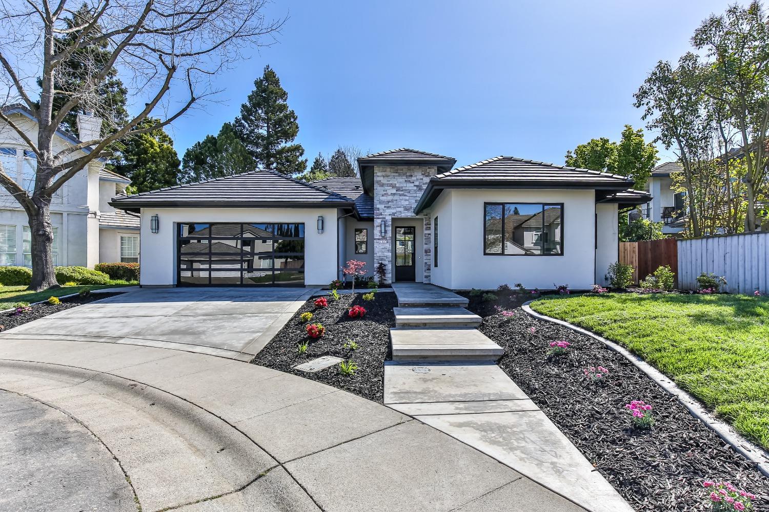Detail Gallery Image 1 of 1 For 7607 Northland Dr, Sacramento,  CA 95831 - 4 Beds | 3 Baths