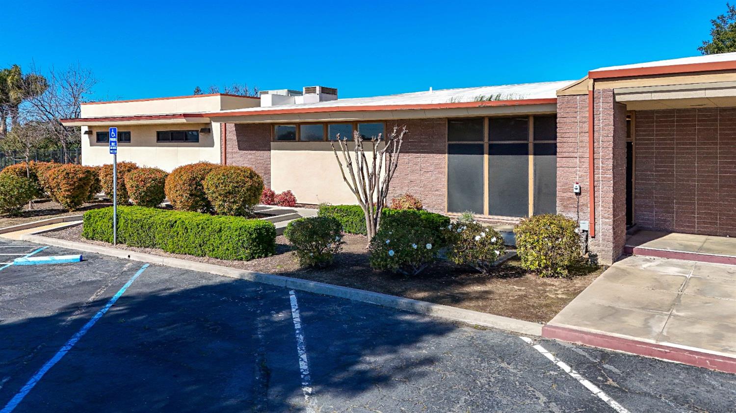 Detail Gallery Image 2 of 40 For 971 Broadway Ave, Atwater,  CA 95301 - – Beds | – Baths