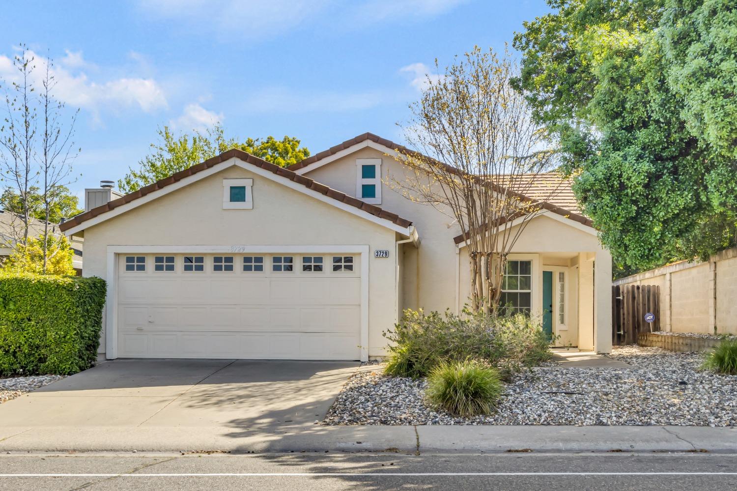 Detail Gallery Image 1 of 36 For 3729 Black Eagle Dr, Antelope,  CA 95843 - 4 Beds | 2 Baths
