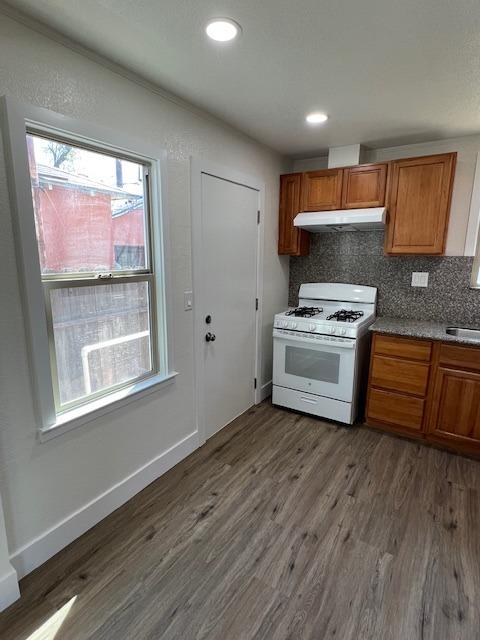 Detail Gallery Image 2 of 10 For 1570 Spring St, Stockton,  CA 95206 - 3 Beds | 1 Baths