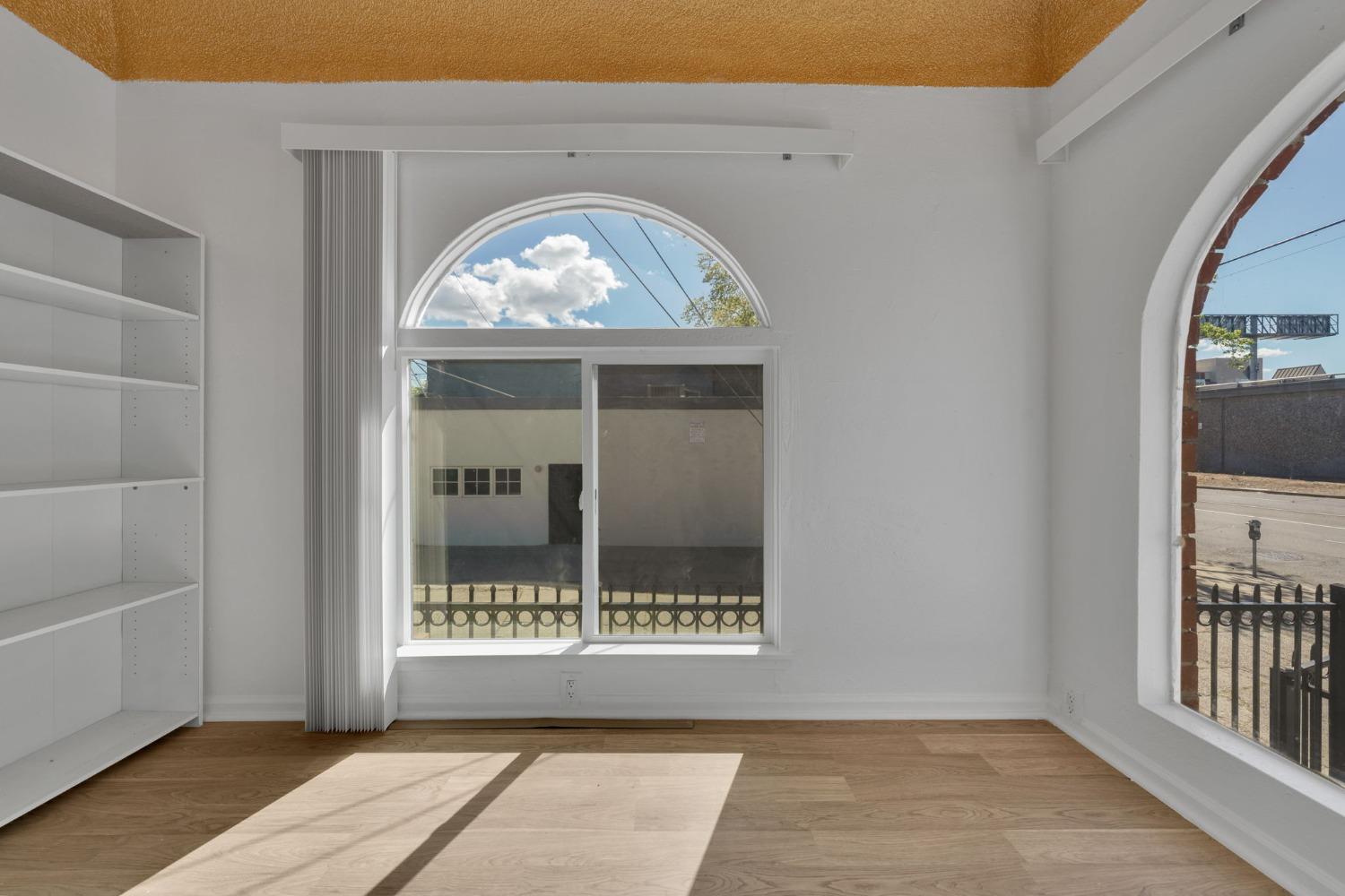 Detail Gallery Image 27 of 84 For 915 30th, Sacramento,  CA 95816 - 5 Beds | 2 Baths