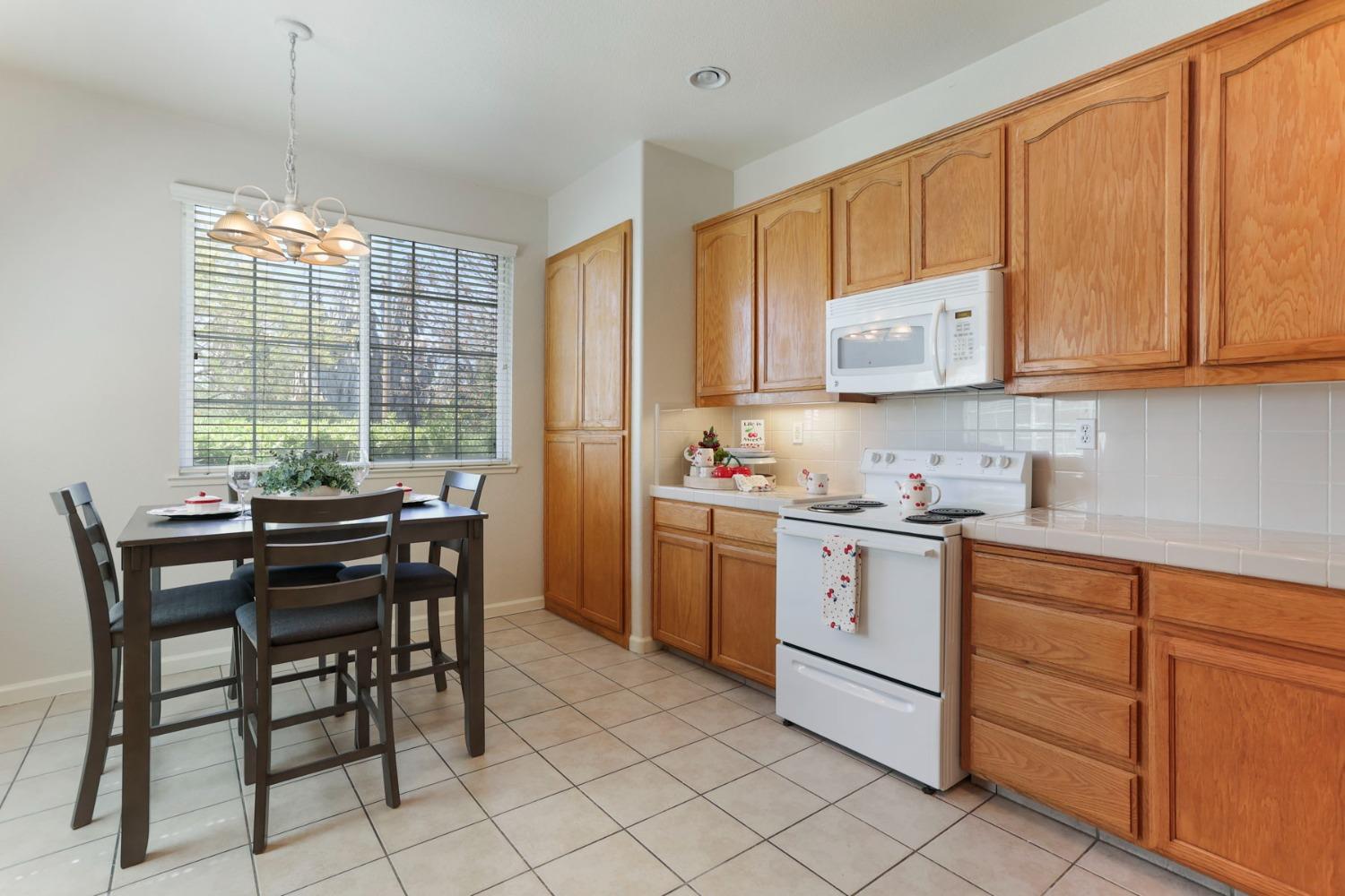 Detail Gallery Image 11 of 34 For 3752 Mountain View Rd, Turlock,  CA 95382 - 4 Beds | 2 Baths