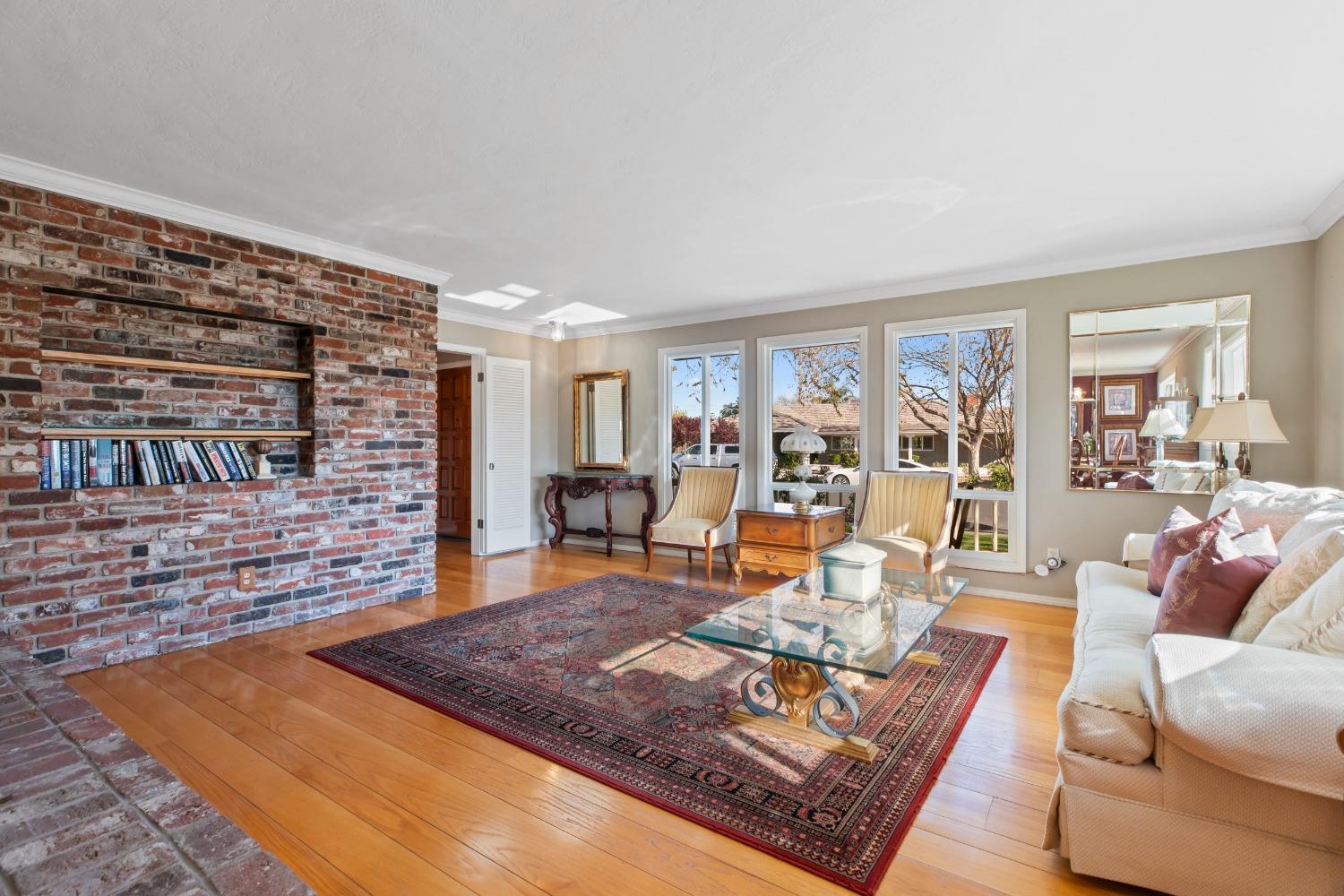 Detail Gallery Image 12 of 44 For 402 Northwood Dr, Modesto,  CA 95350 - 3 Beds | 2/1 Baths