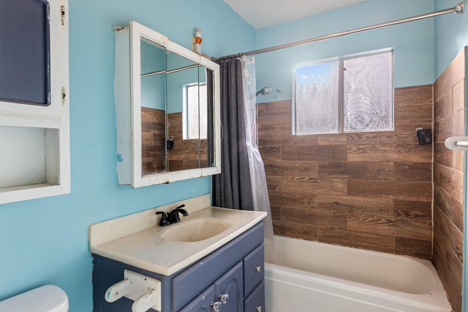Detail Gallery Image 12 of 30 For 3158 Redwood Ave, Stockton,  CA 95205 - 2 Beds | 1 Baths