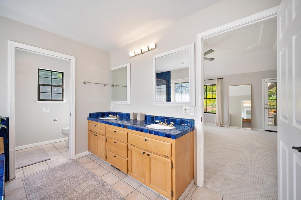 Detail Gallery Image 39 of 61 For 6616 via De Robles Dr, Rancho Murieta,  CA 95683 - 4 Beds | 3 Baths