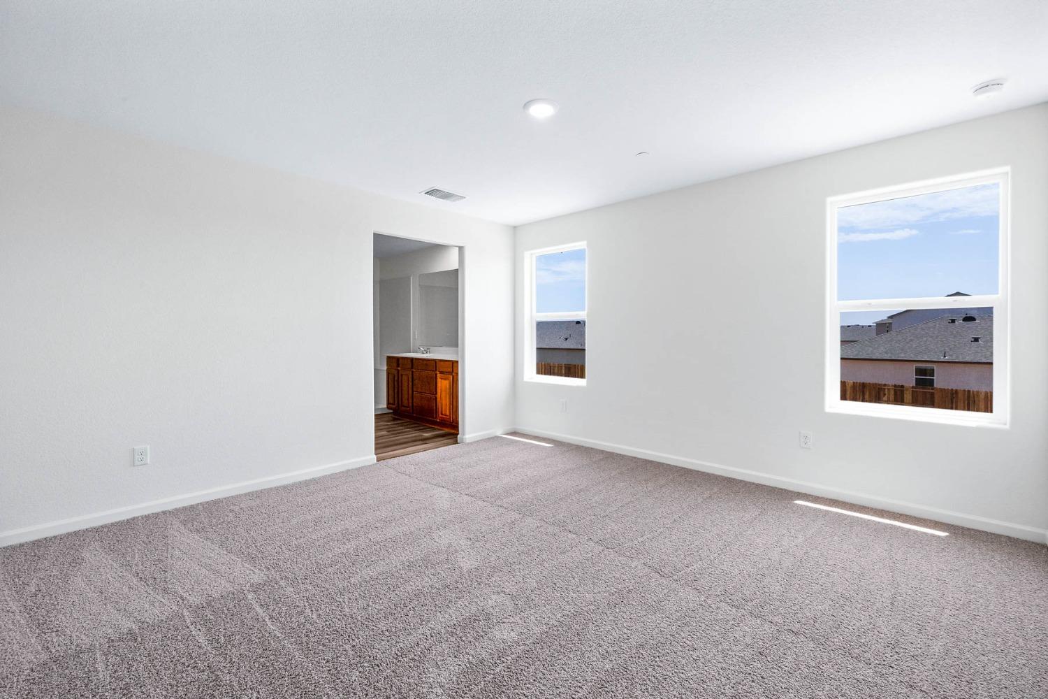 Detail Gallery Image 9 of 15 For 2168 Par Ct, Linda,  CA 95901 - 5 Beds | 3 Baths