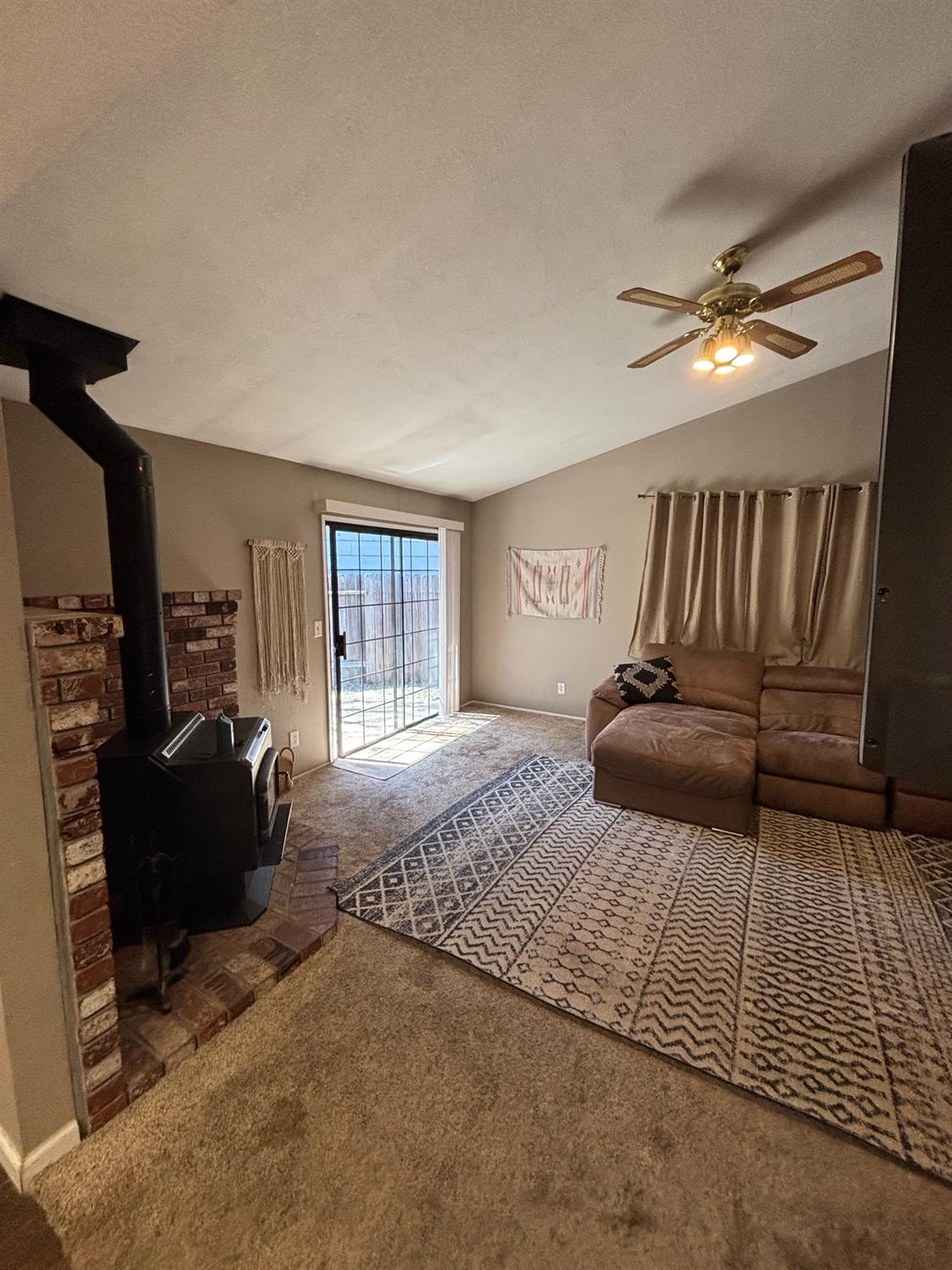 Detail Gallery Image 5 of 23 For 5505 Crossbill Ln, El Dorado,  CA 95623 - 3 Beds | 2 Baths