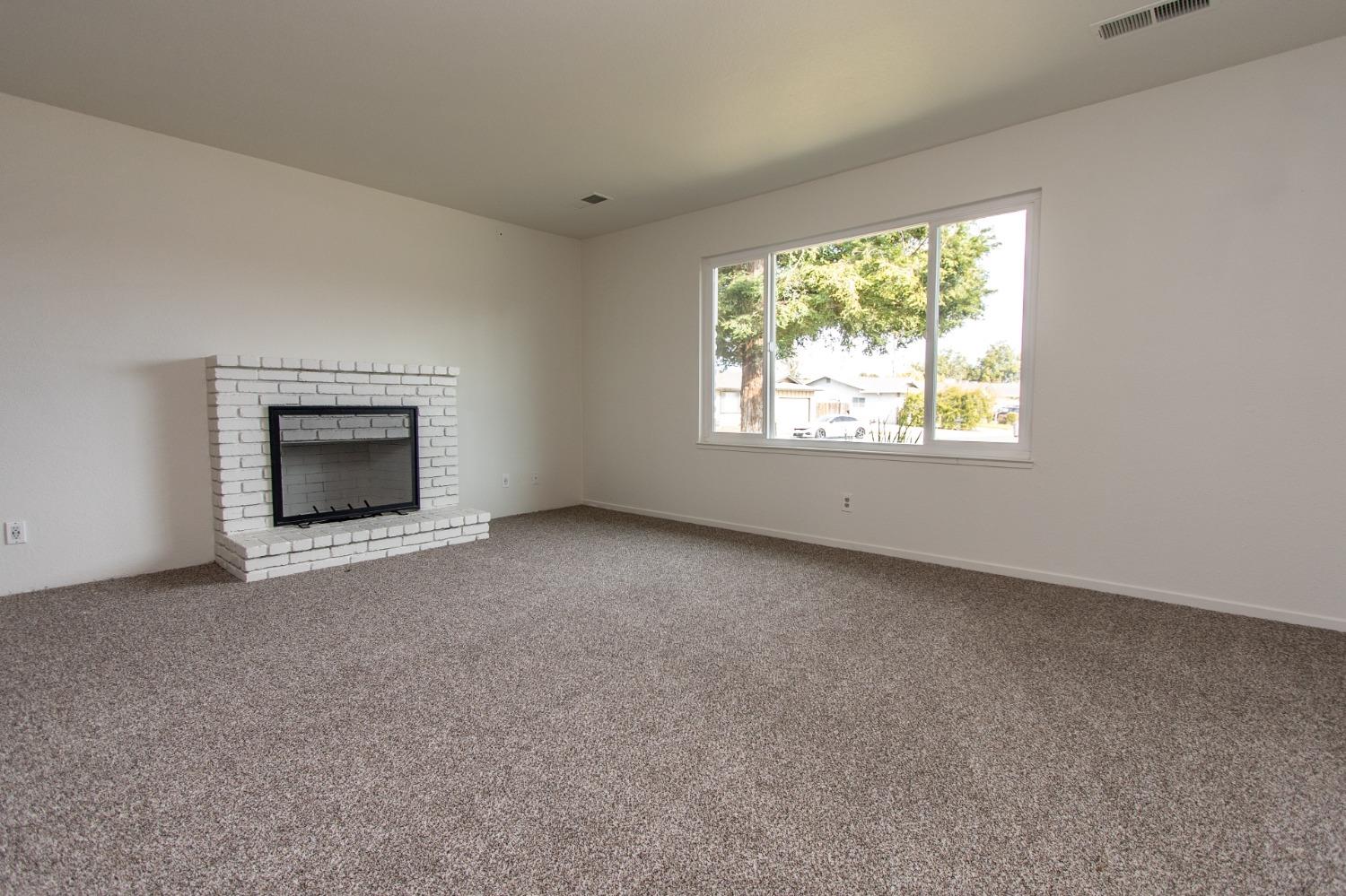 Detail Gallery Image 5 of 41 For 1860 Asbury Ct, Turlock,  CA 95382 - – Beds | – Baths