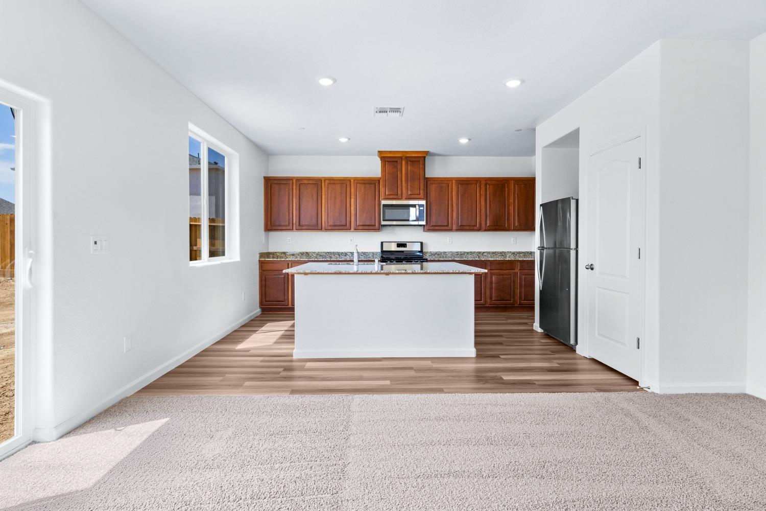 Detail Gallery Image 6 of 15 For 2150 Rita Ct, Linda,  CA 95901 - 5 Beds | 3 Baths