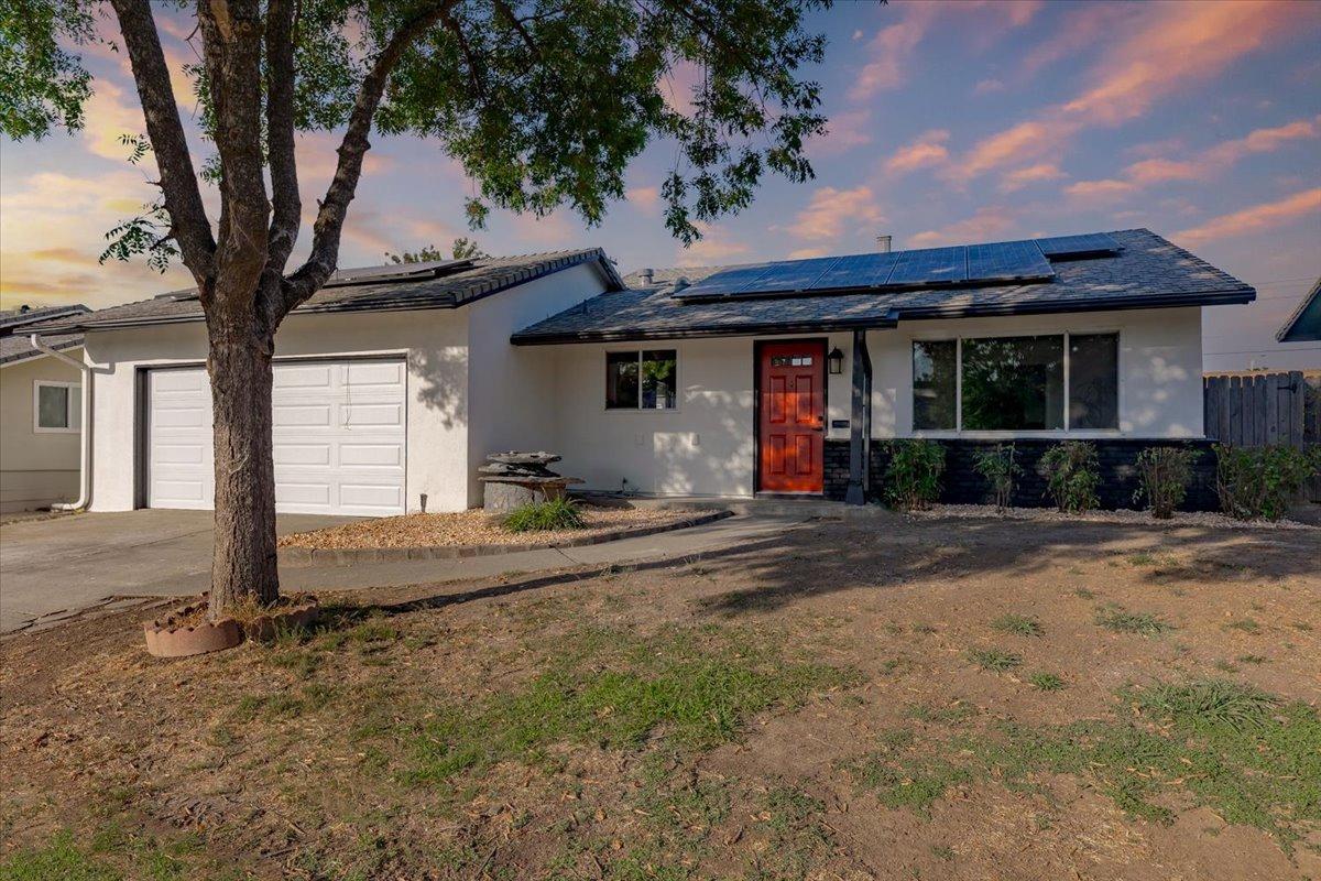 Detail Gallery Image 1 of 1 For 6930 Stoneman Dr, North Highlands,  CA 95660 - 4 Beds | 2 Baths