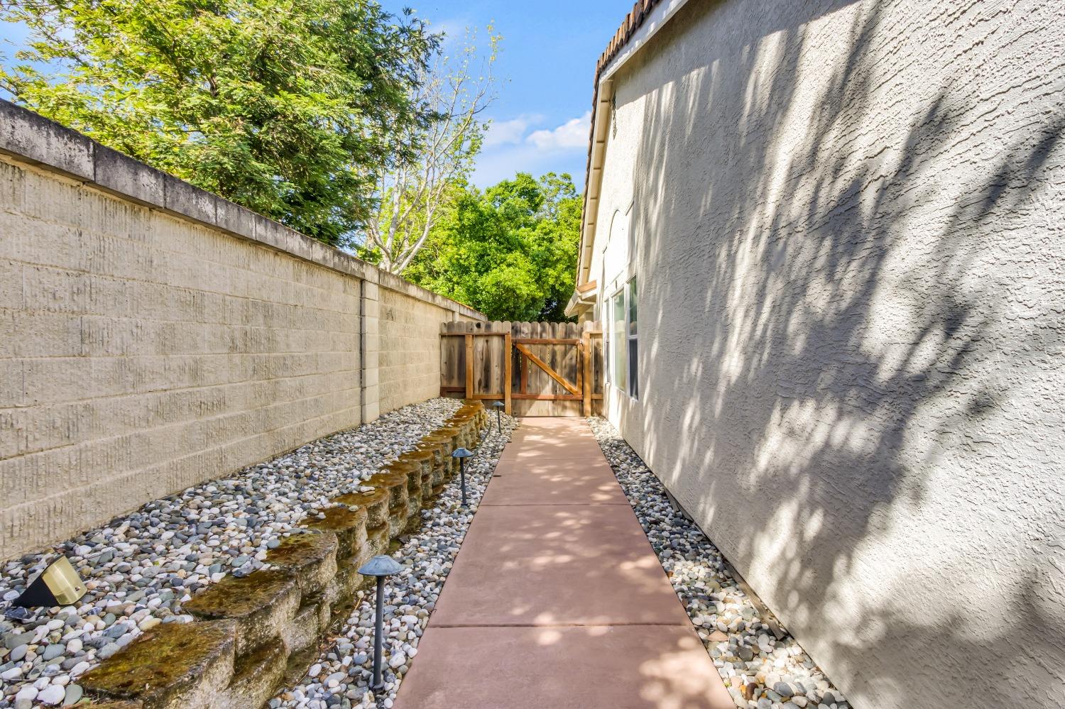 Detail Gallery Image 33 of 36 For 3729 Black Eagle Dr, Antelope,  CA 95843 - 4 Beds | 2 Baths