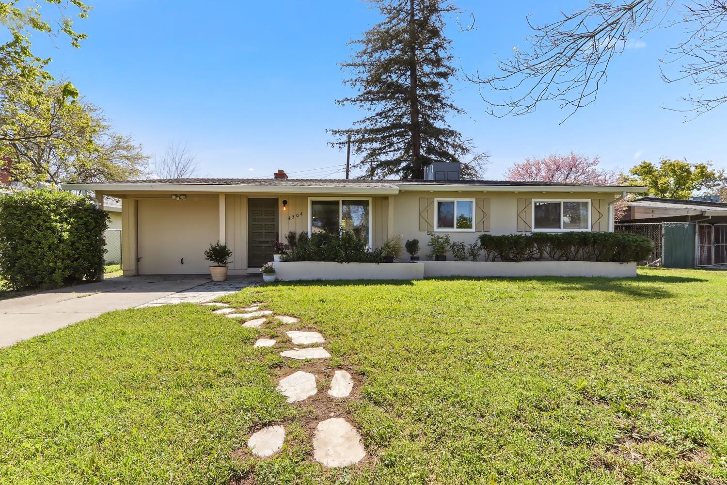 Detail Gallery Image 1 of 1 For 4304 37th Ave, Sacramento,  CA 95824 - 3 Beds | 1 Baths