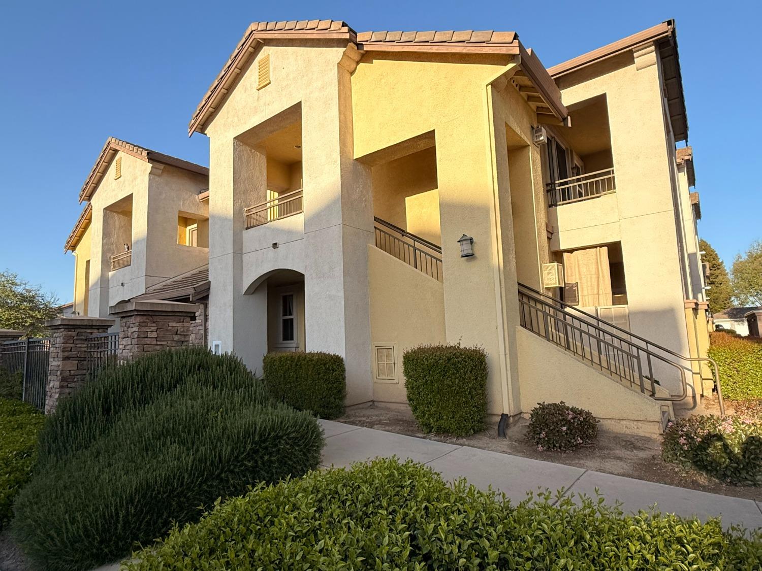 Detail Gallery Image 1 of 21 For 1360 Shady Ln #322,  Turlock,  CA 95382 - 2 Beds | 1 Baths