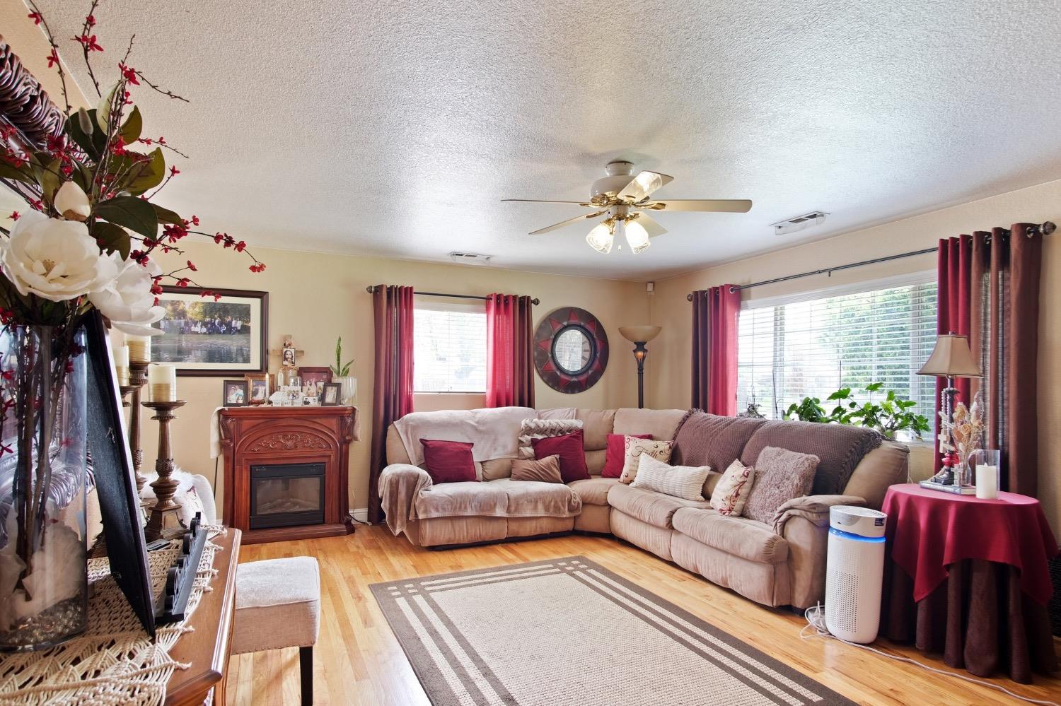 Detail Gallery Image 5 of 23 For 501 Montana Ave, Turlock,  CA 95380 - 2 Beds | 1 Baths