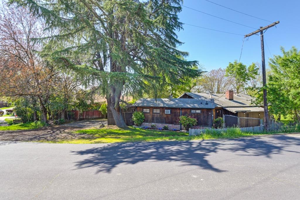 Detail Gallery Image 2 of 62 For 1515 Carlton Ave, Stockton,  CA 95203 - 3 Beds | 2 Baths
