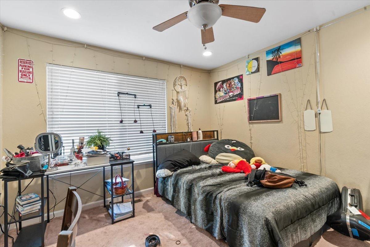 Detail Gallery Image 15 of 26 For 4307 Suzanne Dr, Pittsburg,  CA 94565 - 5 Beds | 3 Baths