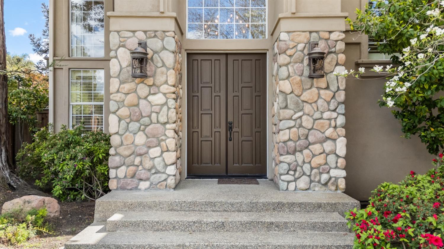 Detail Gallery Image 7 of 84 For 4583 Pine Valley Cir, Stockton,  CA 95219 - 5 Beds | 4 Baths