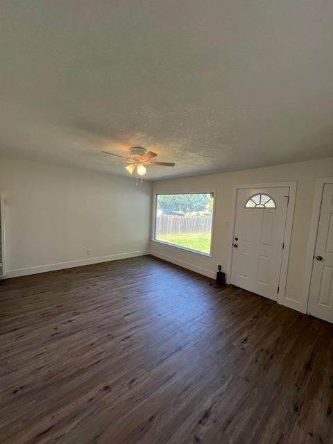 Detail Gallery Image 4 of 10 For 1570 Spring St, Stockton,  CA 95206 - 3 Beds | 1 Baths