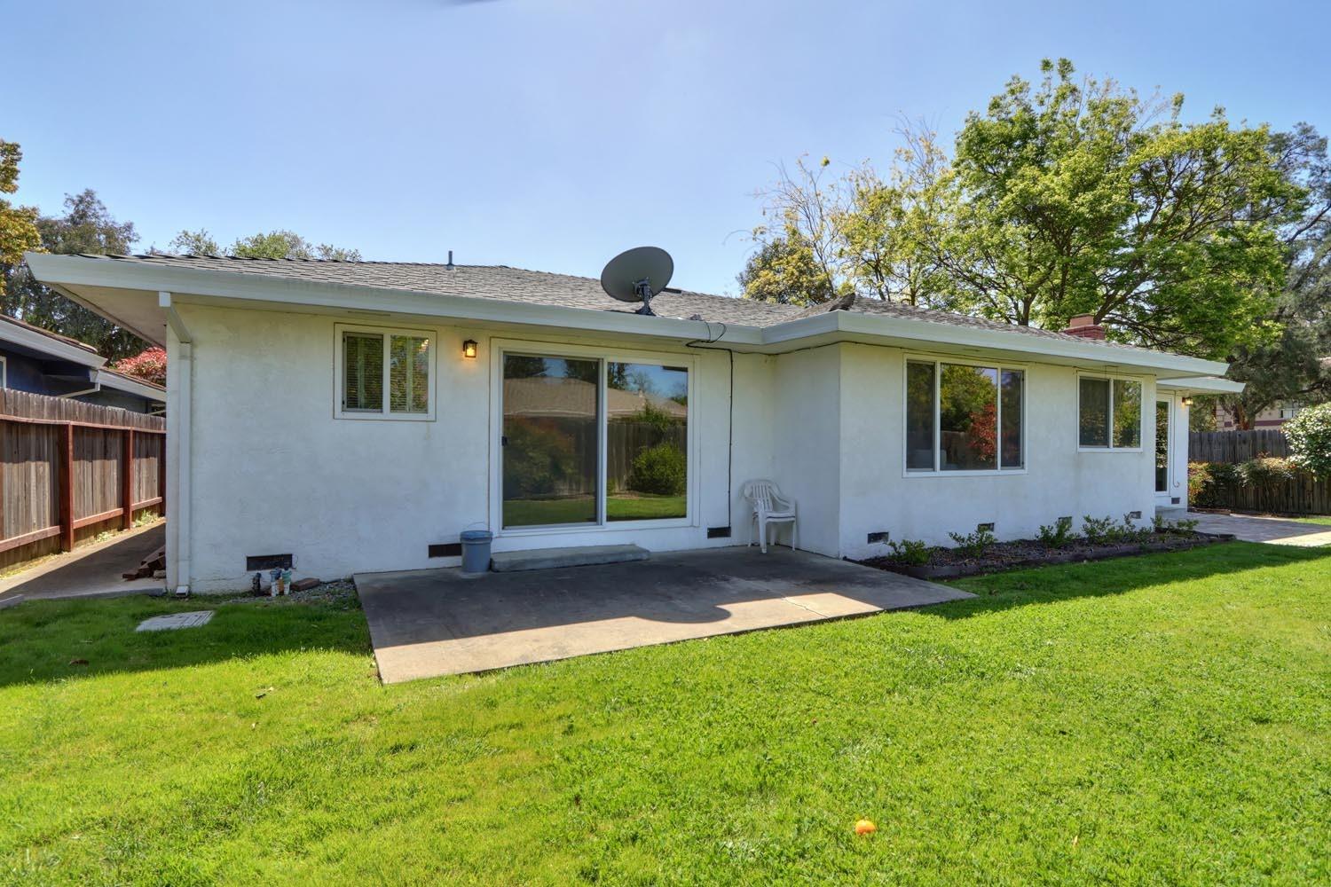 Detail Gallery Image 47 of 52 For 6392 Gloria Dr, Sacramento,  CA 95831 - 3 Beds | 2 Baths