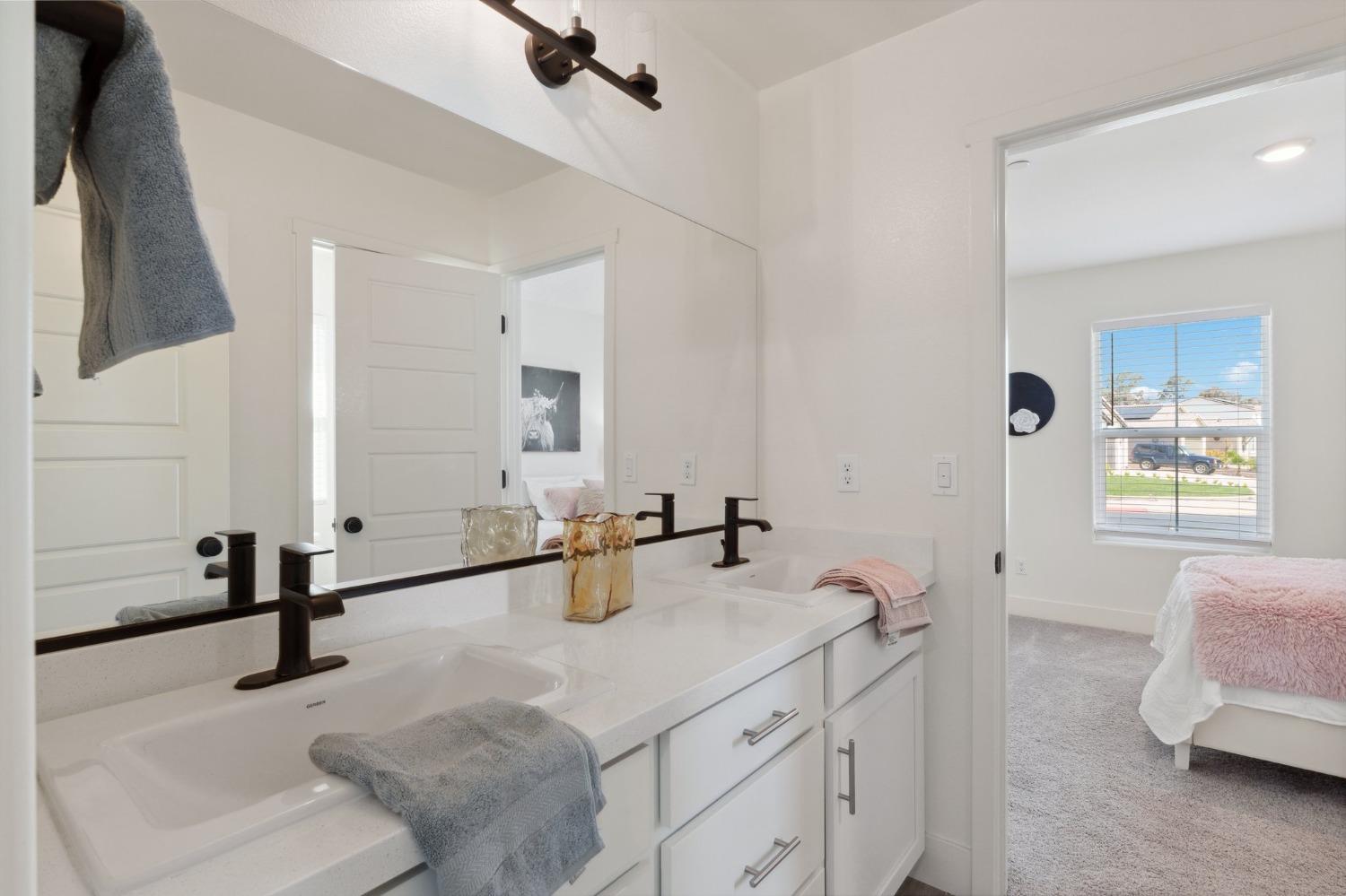 Detail Gallery Image 11 of 45 For 1953 Shasta Dr, Atwater,  CA 95301 - 4 Beds | 3 Baths
