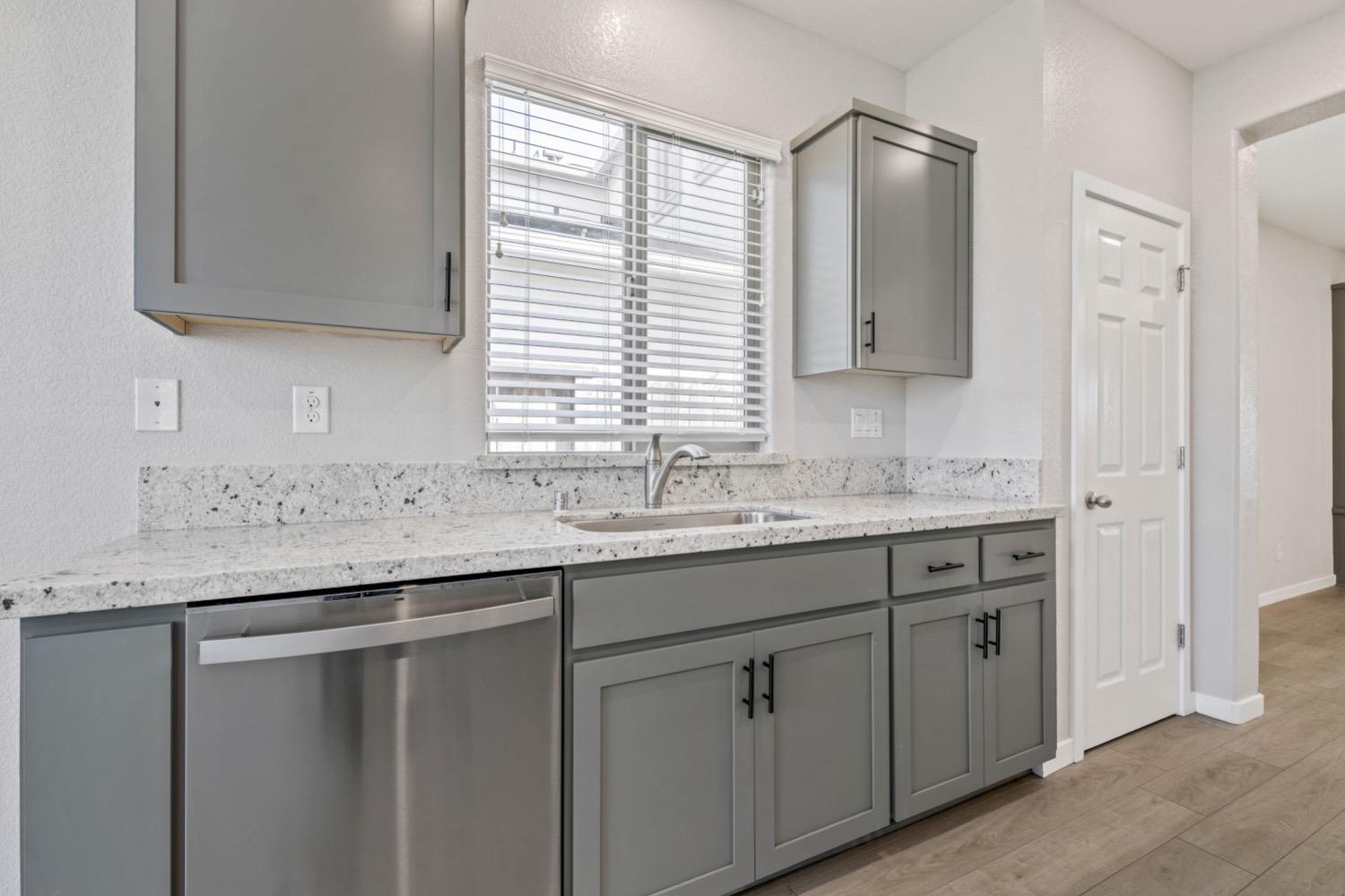 Detail Gallery Image 8 of 34 For 5641 Cobbler Ln, Linda,  CA 95901 - 3 Beds | 2 Baths