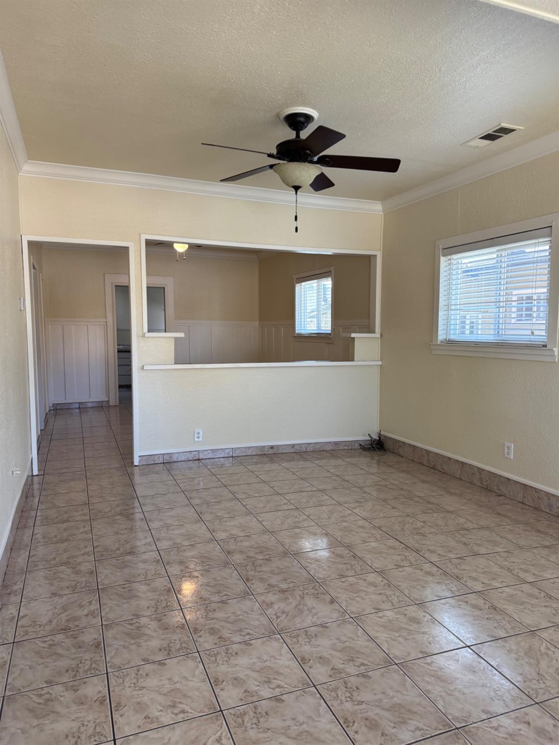 Detail Gallery Image 6 of 35 For 240 E 9th St #9TH,  Tracy,  CA 95376 - 3 Beds | 1 Baths