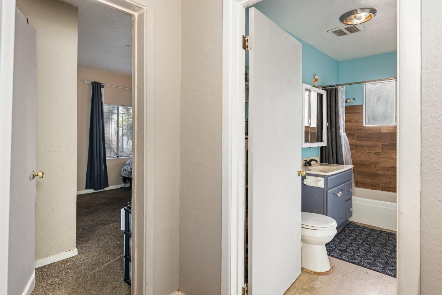 Detail Gallery Image 14 of 30 For 3158 Redwood Ave, Stockton,  CA 95205 - 2 Beds | 1 Baths