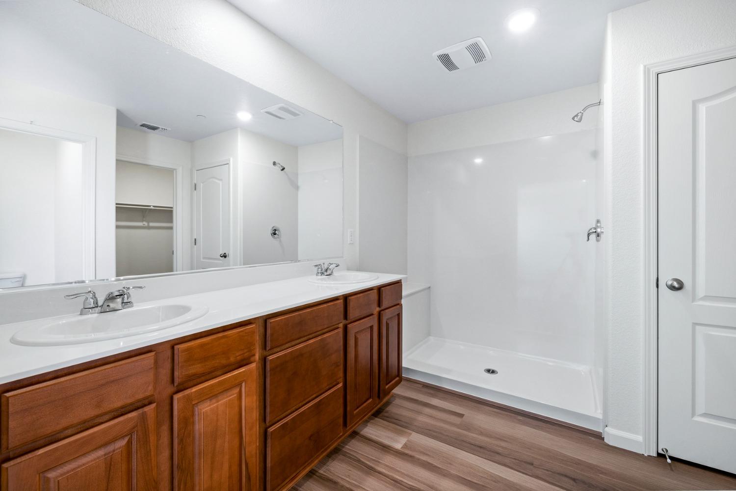Detail Gallery Image 11 of 15 For 2150 Rita Ct, Linda,  CA 95901 - 5 Beds | 3 Baths