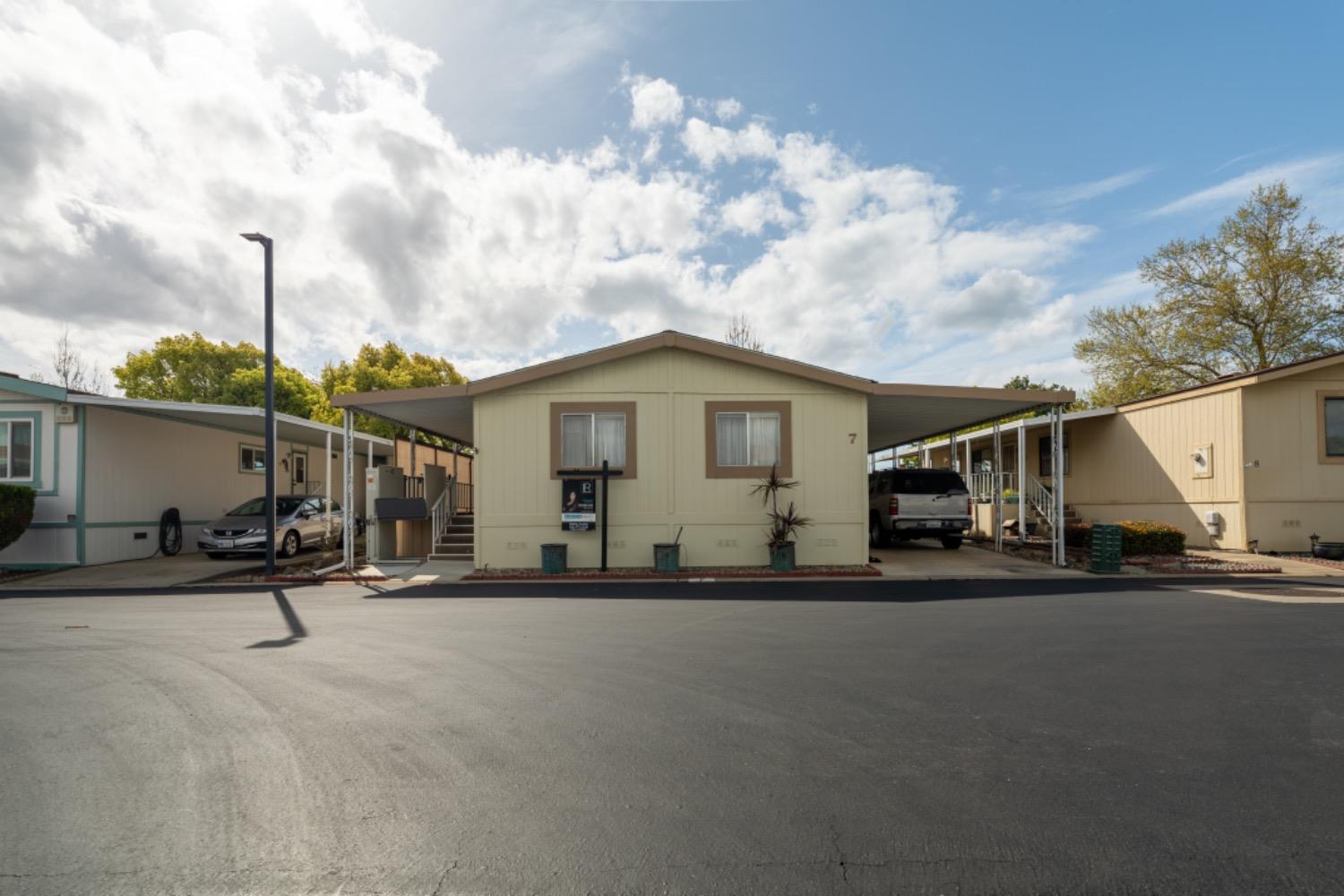 Detail Gallery Image 1 of 19 For 1500 Held Dr 7, Modesto,  CA 95355 - 3 Beds | 2 Baths