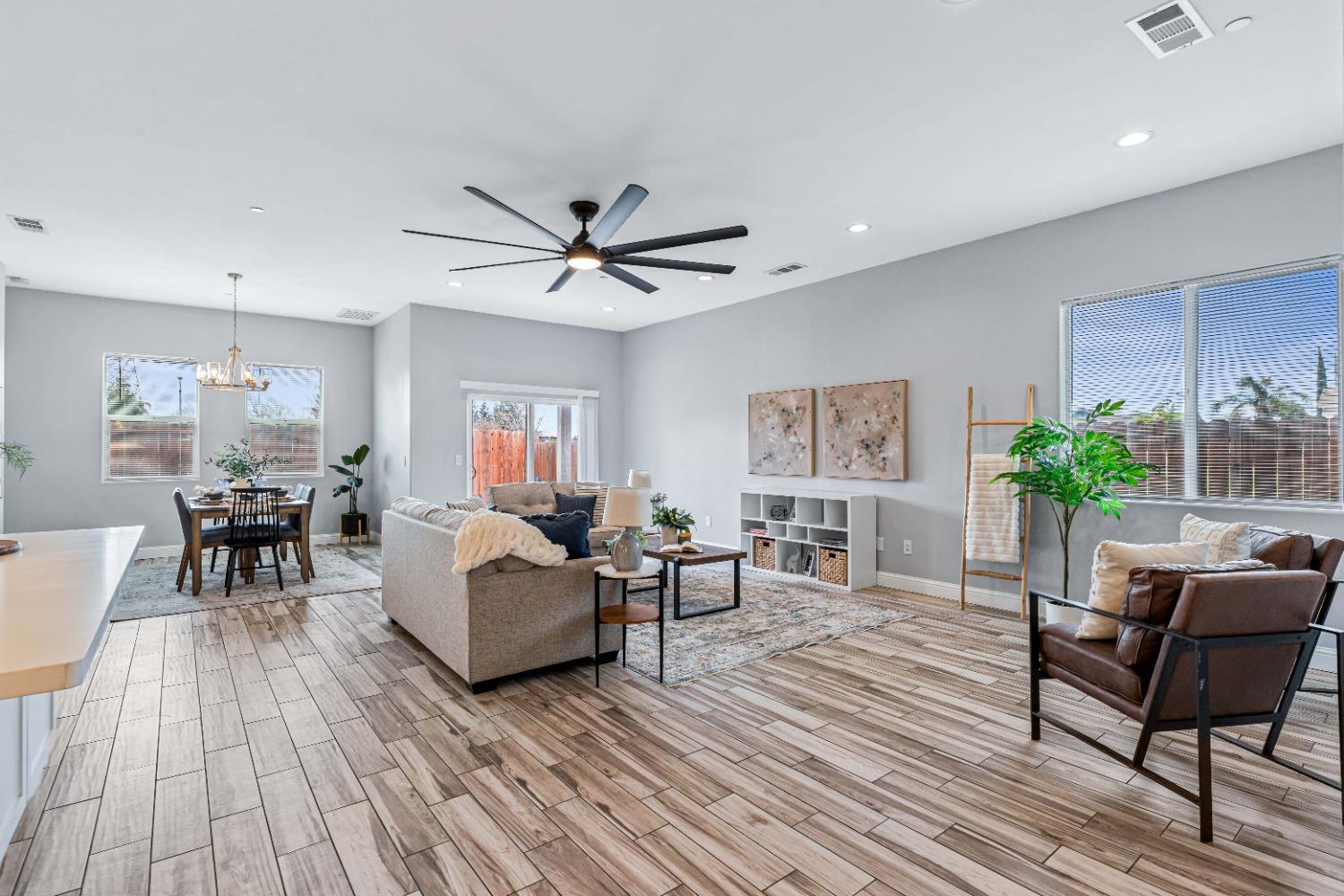 Detail Gallery Image 4 of 41 For 1234 Wildcat Dr, Merced,  CA 95348 - 4 Beds | 2 Baths