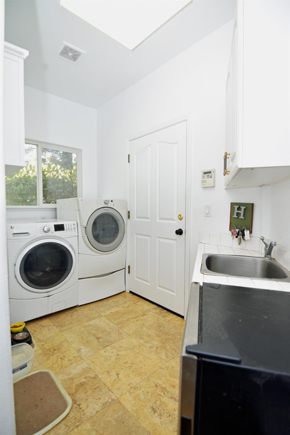 Detail Gallery Image 27 of 62 For 1945 Foxtail Ct, Turlock,  CA 95382 - 4 Beds | 3/1 Baths