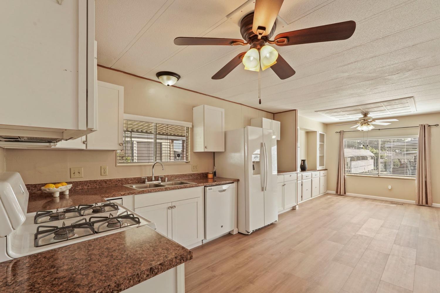 Detail Gallery Image 12 of 44 For 216 San Juan Dr, Lodi,  CA 95240 - 3 Beds | 2 Baths