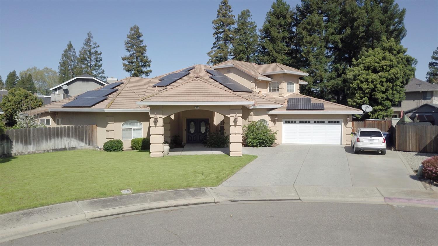 Detail Gallery Image 1 of 62 For 1945 Foxtail Ct, Turlock,  CA 95382 - 4 Beds | 3/1 Baths