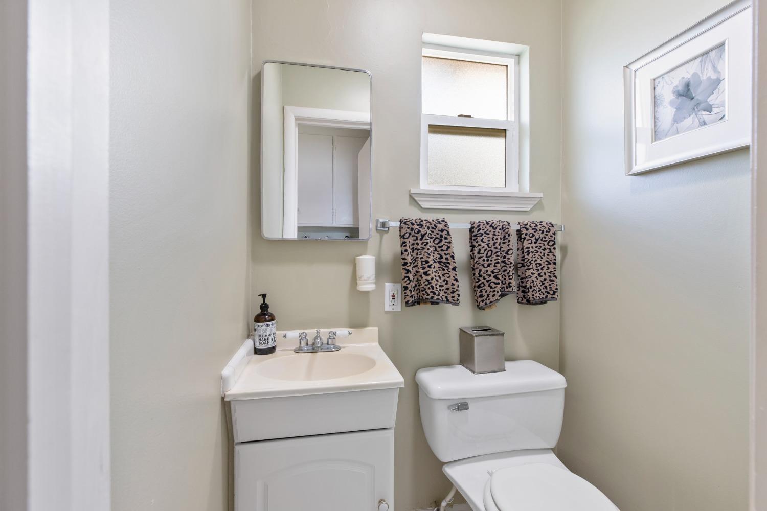 Detail Gallery Image 38 of 44 For 402 Northwood Dr, Modesto,  CA 95350 - 3 Beds | 2/1 Baths