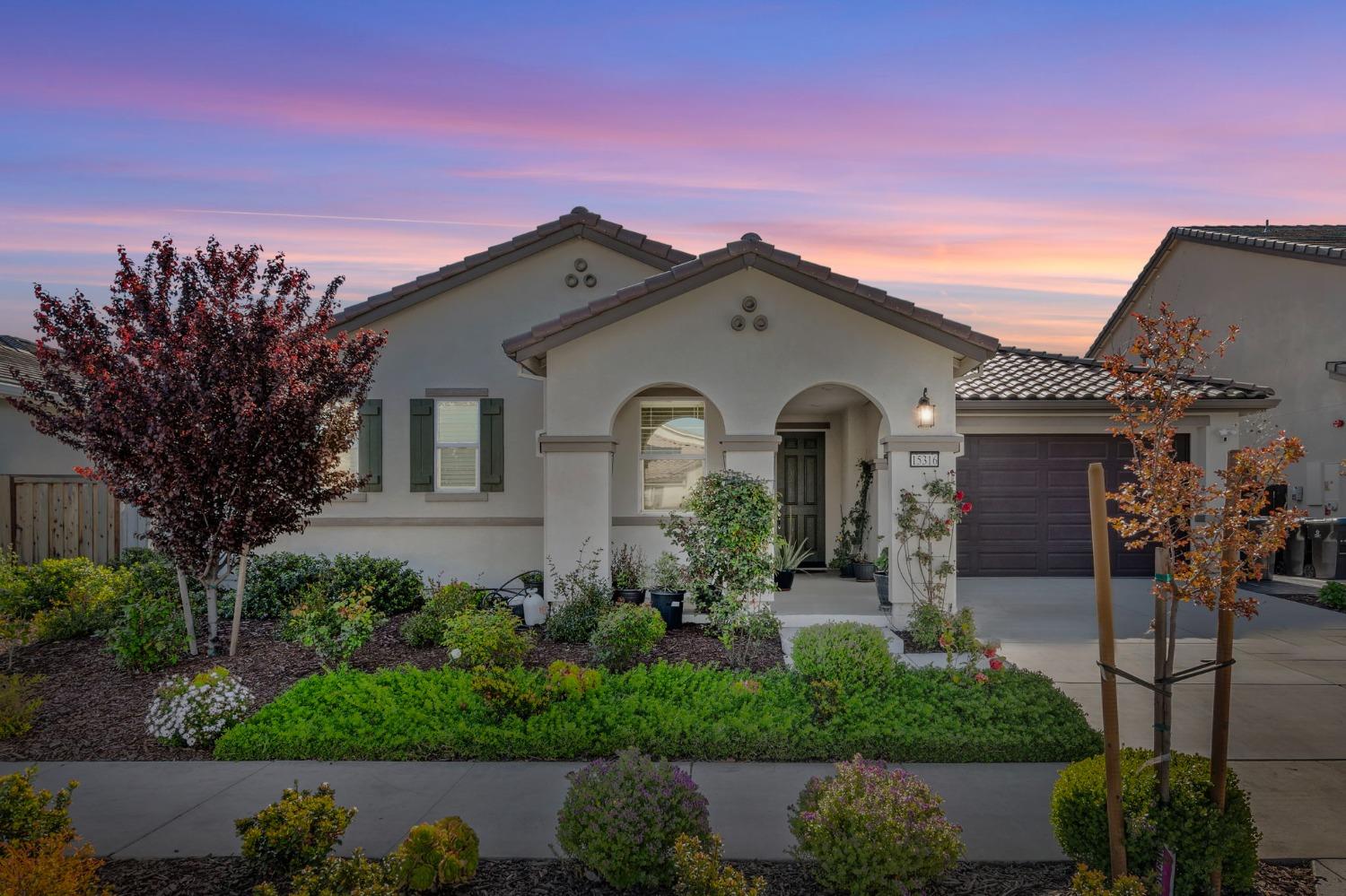 Detail Gallery Image 3 of 38 For 15316 Barbara Terry Blvd, Lathrop,  CA 95330 - 4 Beds | 2 Baths