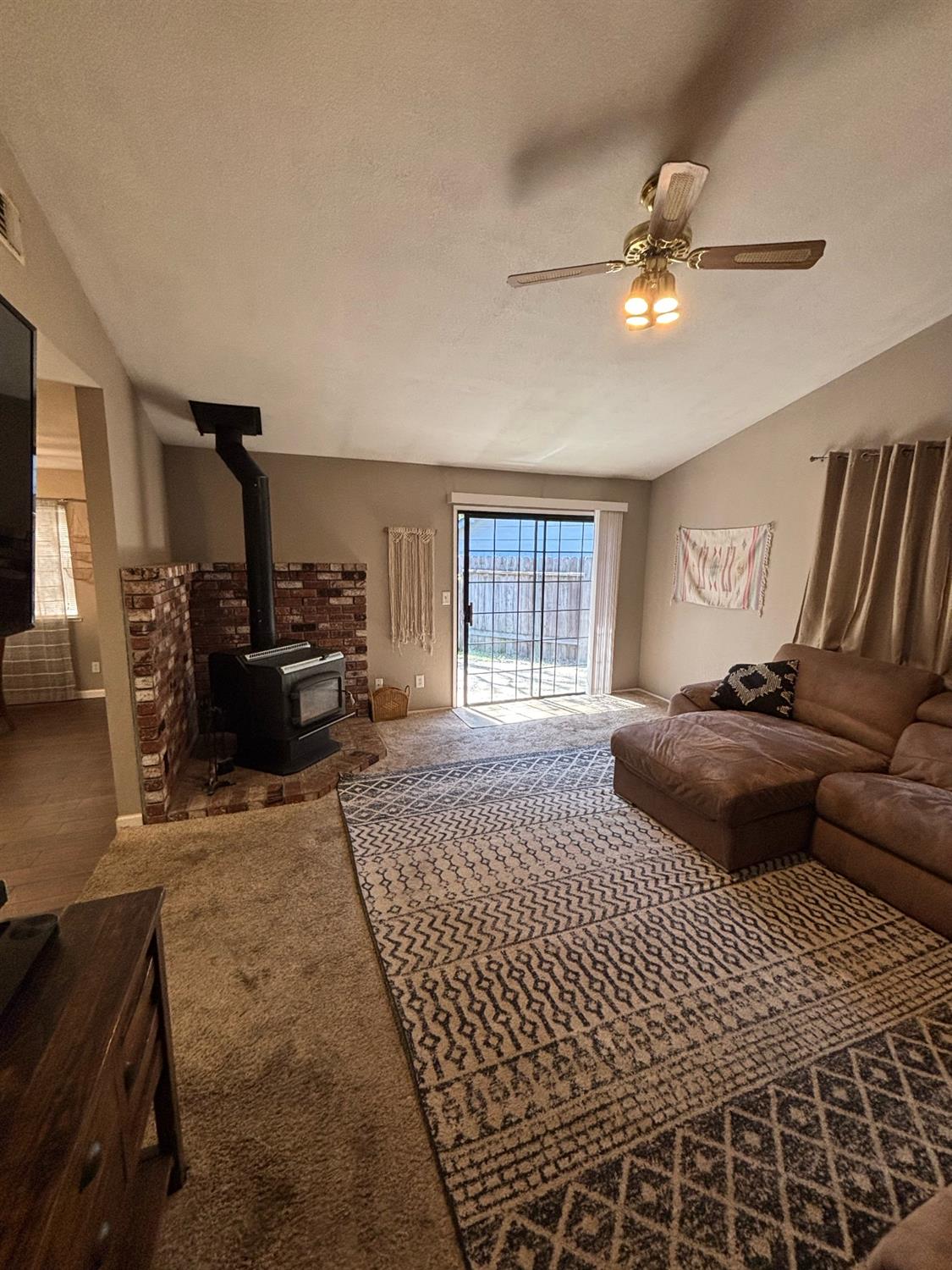 Detail Gallery Image 8 of 23 For 5505 Crossbill Ln, El Dorado,  CA 95623 - 3 Beds | 2 Baths