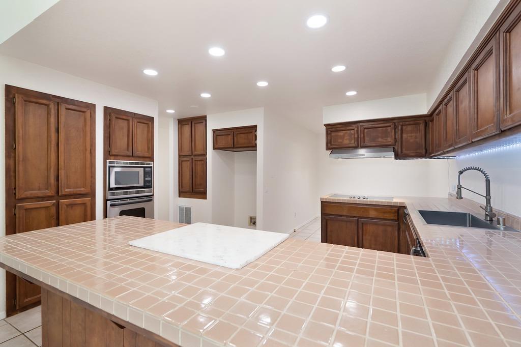 Detail Gallery Image 10 of 57 For 6804 Domingo Dr, Rancho Murieta,  CA 95683 - 2 Beds | 2 Baths