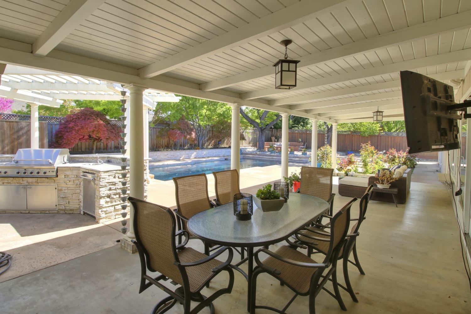 Detail Gallery Image 54 of 61 For 3950 American River Dr, Sacramento,  CA 95864 - 5 Beds | 3 Baths