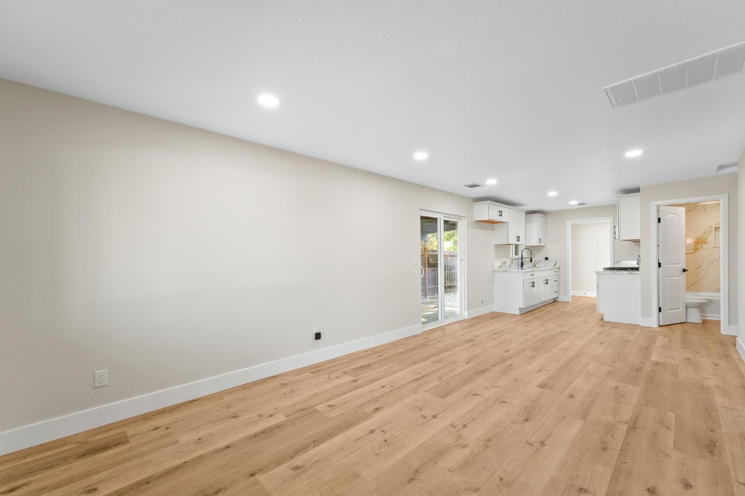 Detail Gallery Image 2 of 15 For 3724 Kentucky Ave, Riverbank,  CA 95367 - 3 Beds | 1 Baths