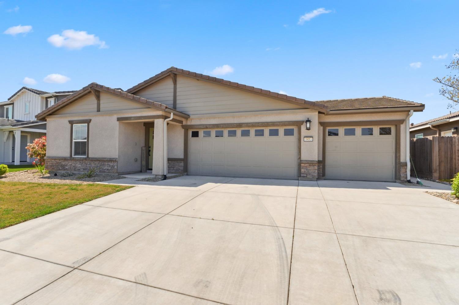 Detail Gallery Image 3 of 45 For 1953 Shasta Dr, Atwater,  CA 95301 - 4 Beds | 3 Baths