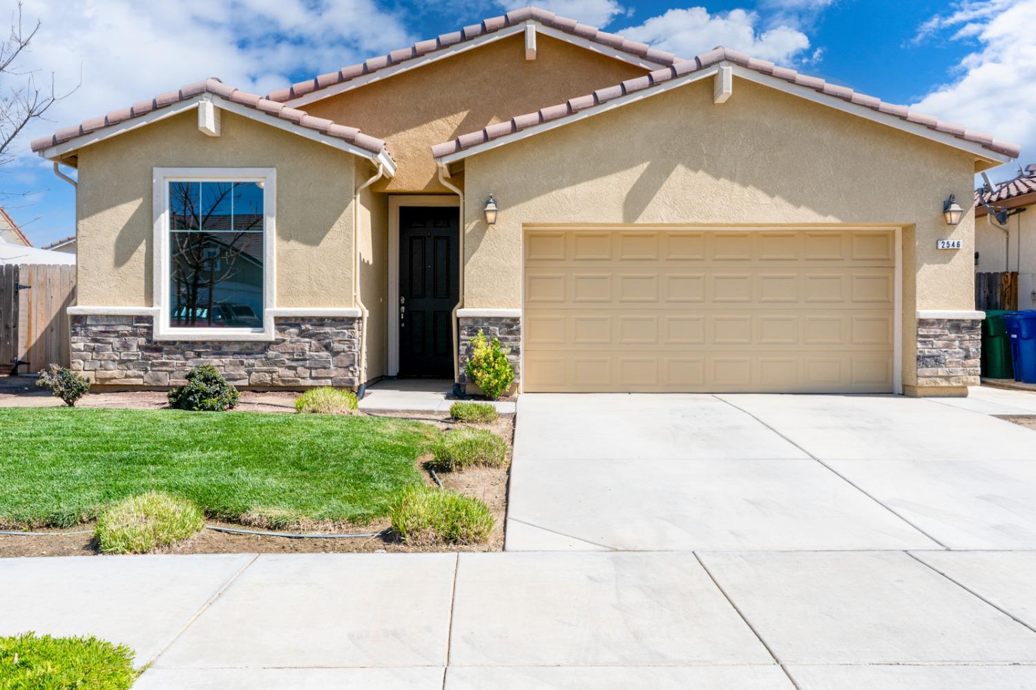 Detail Gallery Image 1 of 1 For 2546 N Rock Creek Dr, Los Banos,  CA 93635 - 3 Beds | 2 Baths
